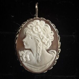 Vintage Sterling Silver Cameo Pendent Brooch